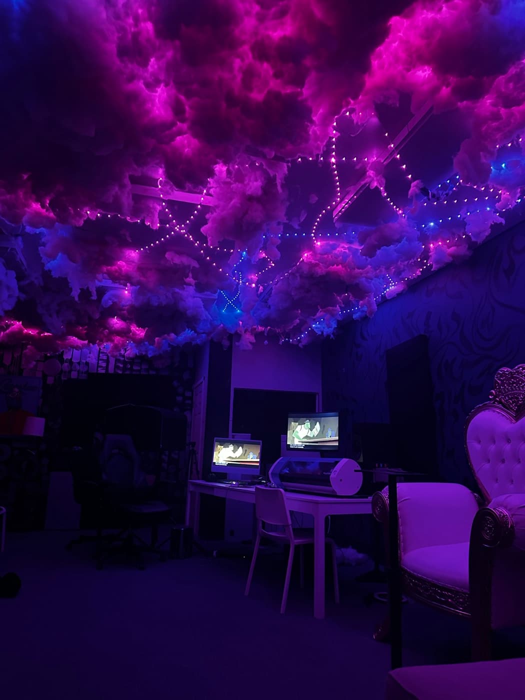 Artist lounge area at Finesse Season Studios
